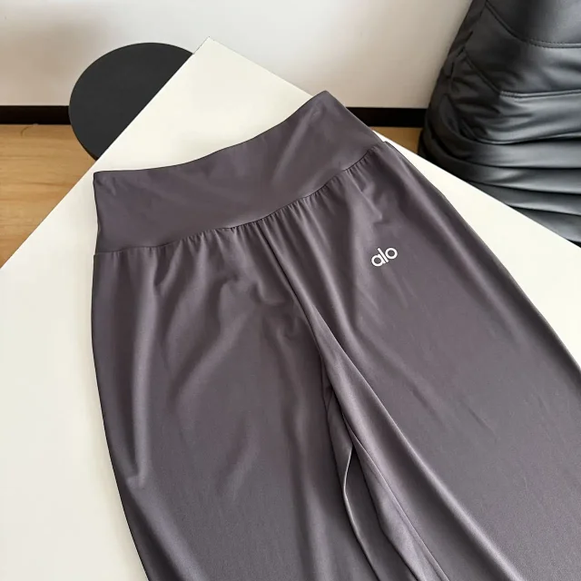 Alo Yoga Trousers High-Waisted Wide-Leg product detail image 7