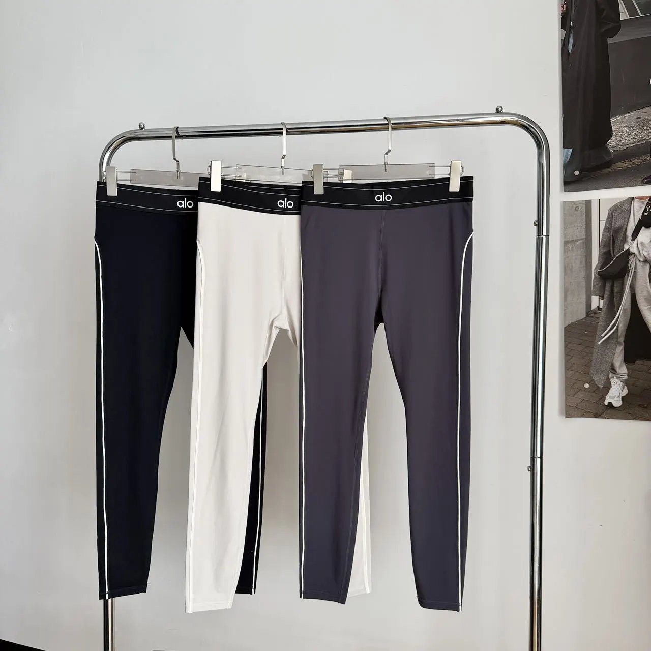 Design High-Waist Contrast-Trim Leggings in Black, White, and Charcoal - 3
