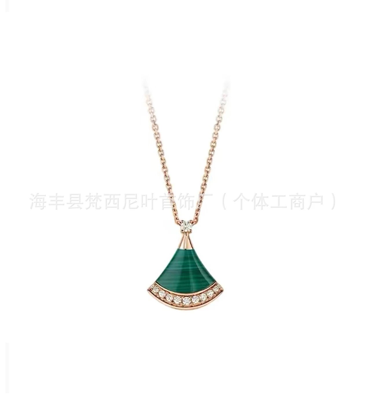 Design Fan-Shaped Ruby and Diamond Pendant Necklace in Gold Jewelry - 5