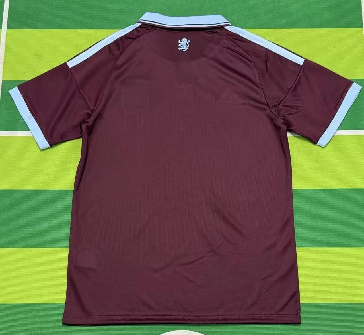 Design Tribal Print White Football Jersey - 3