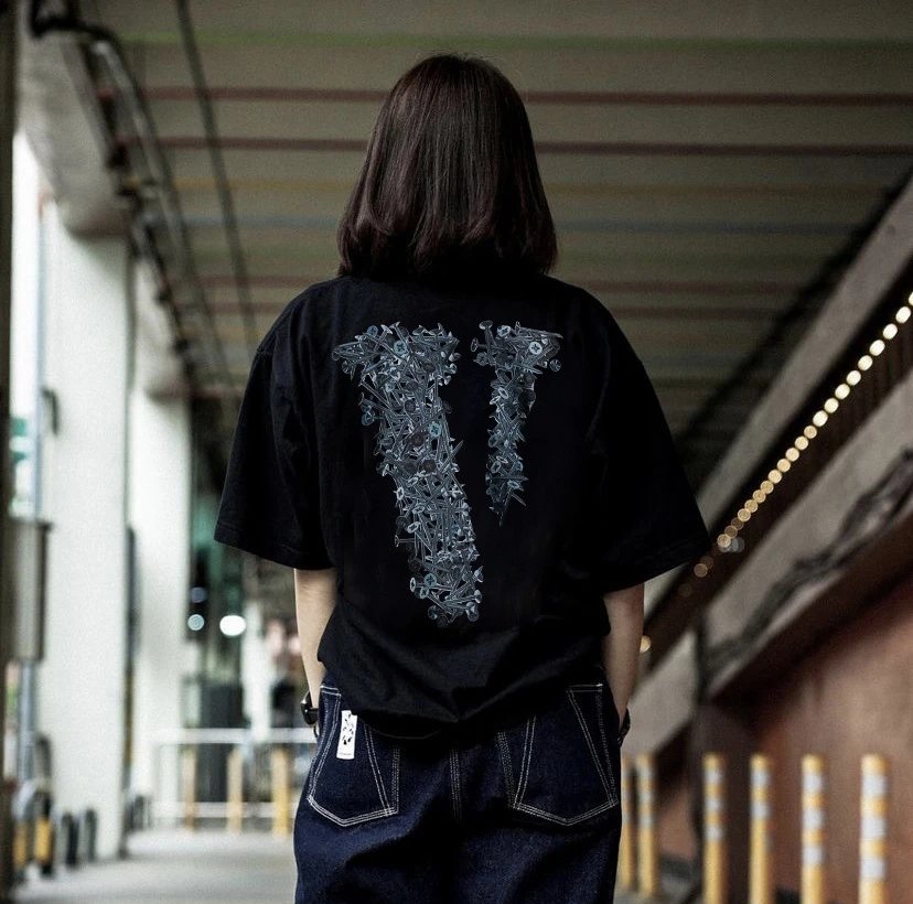 Off-White V Letter Graphic White T-Shirt - 10