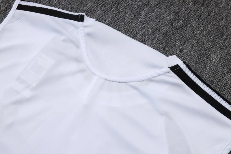 Flamengo Training Vest and Shorts Set White / Black / Gold - 8