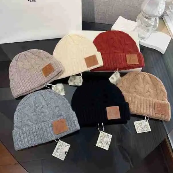 Loewe Cable Knit Beanie Rust Red - 2