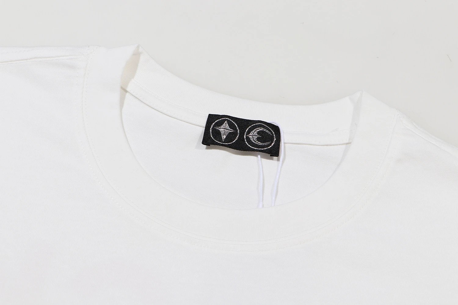 Design Deconstructed Seam T-Shirt White - 25