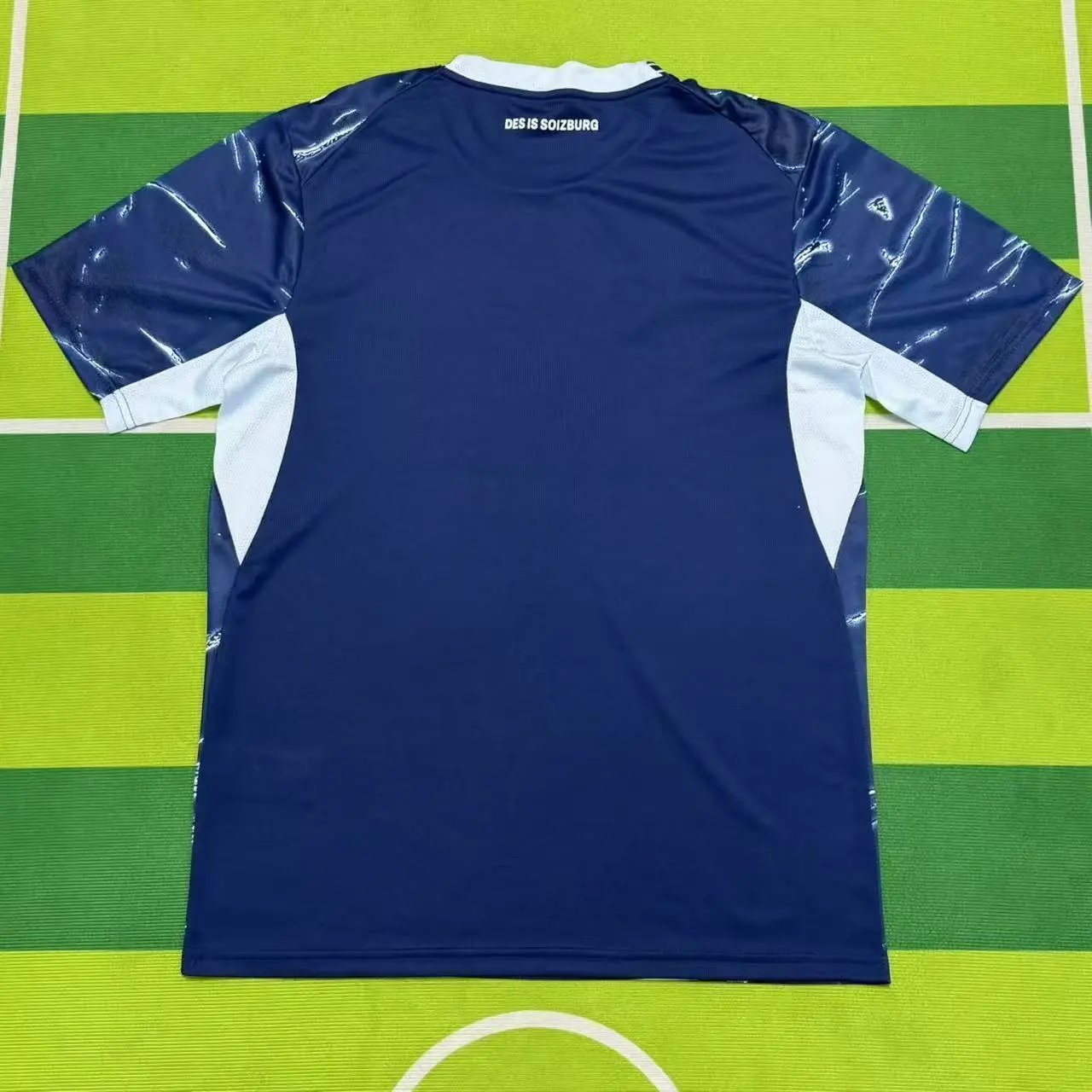 Design Tribal Print White Football Jersey - 17