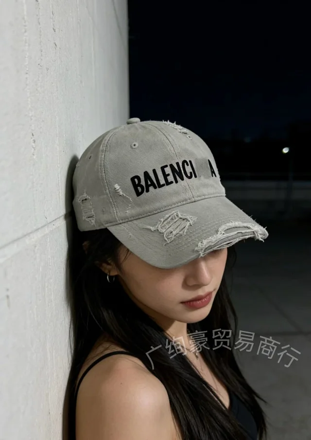 Balenciaga Hats Distressed Logo Baseball Cap product detail image 4
