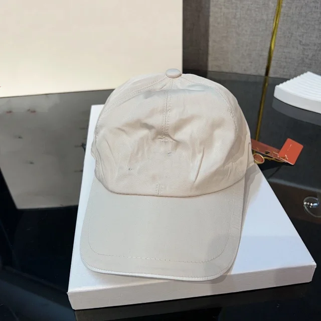 Longchamp Hats Embroidered Horse Logo Baseball Cap with Contrast Trim product detail image 5