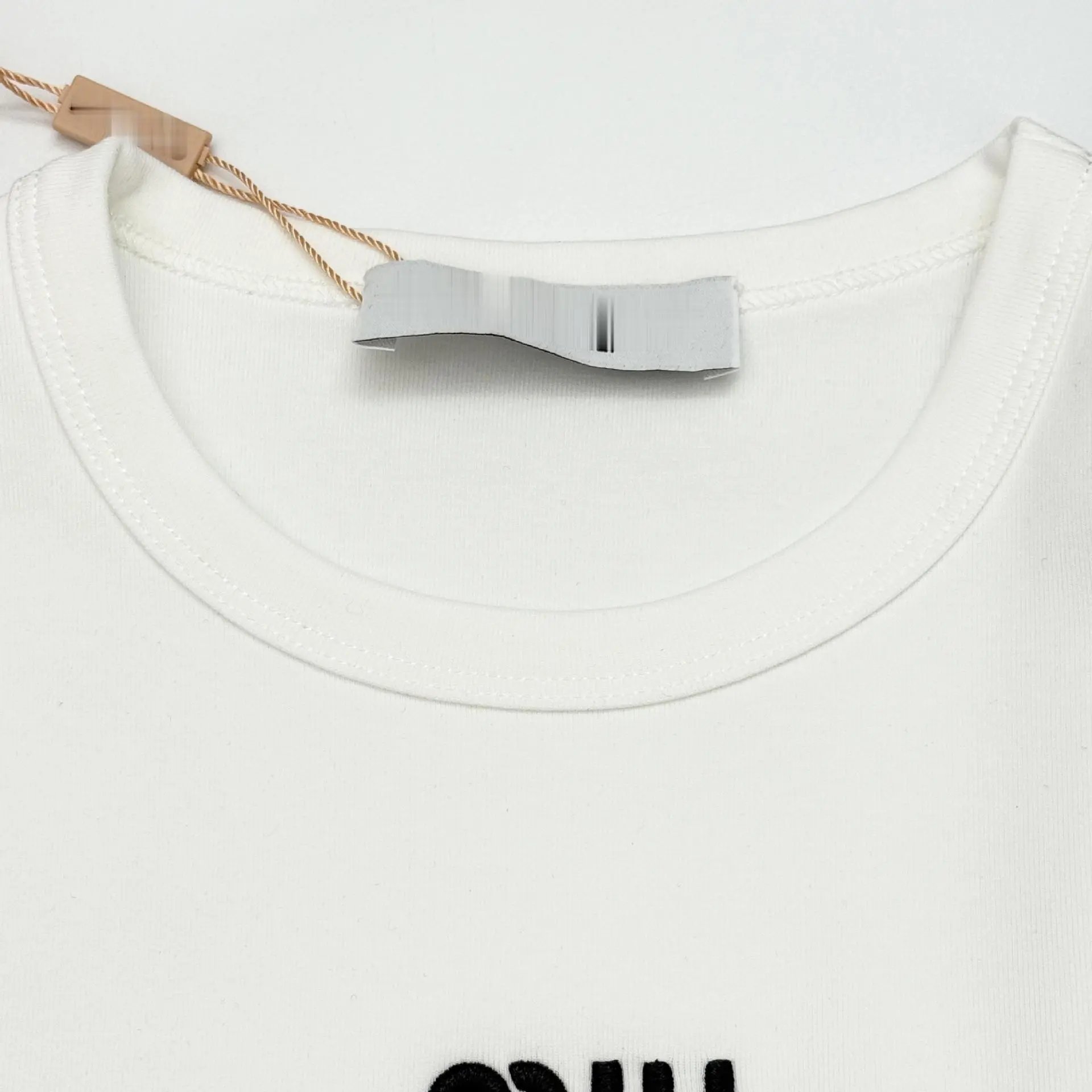 Design Minimalist Logo Box T-Shirt White - 14