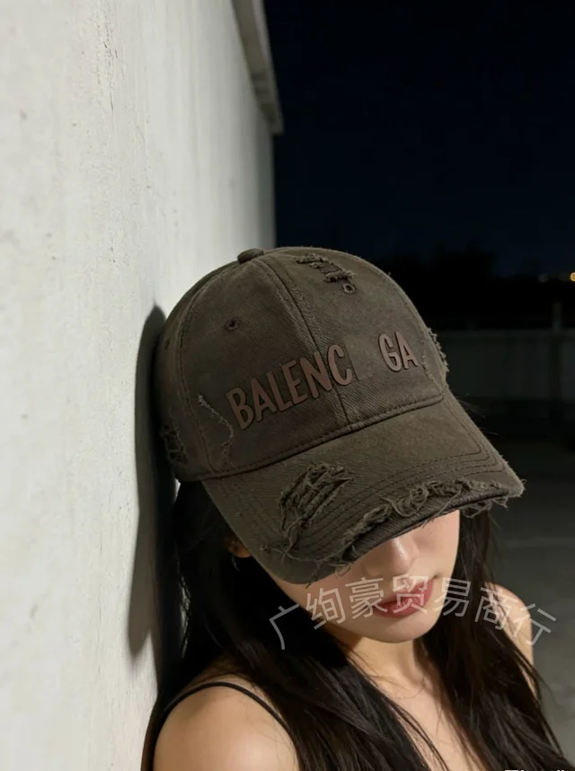 Balenciaga Hats Distressed Logo Baseball Cap product detail image 2