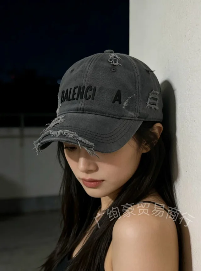 Balenciaga Hats Distressed Logo Baseball Cap product detail image 3