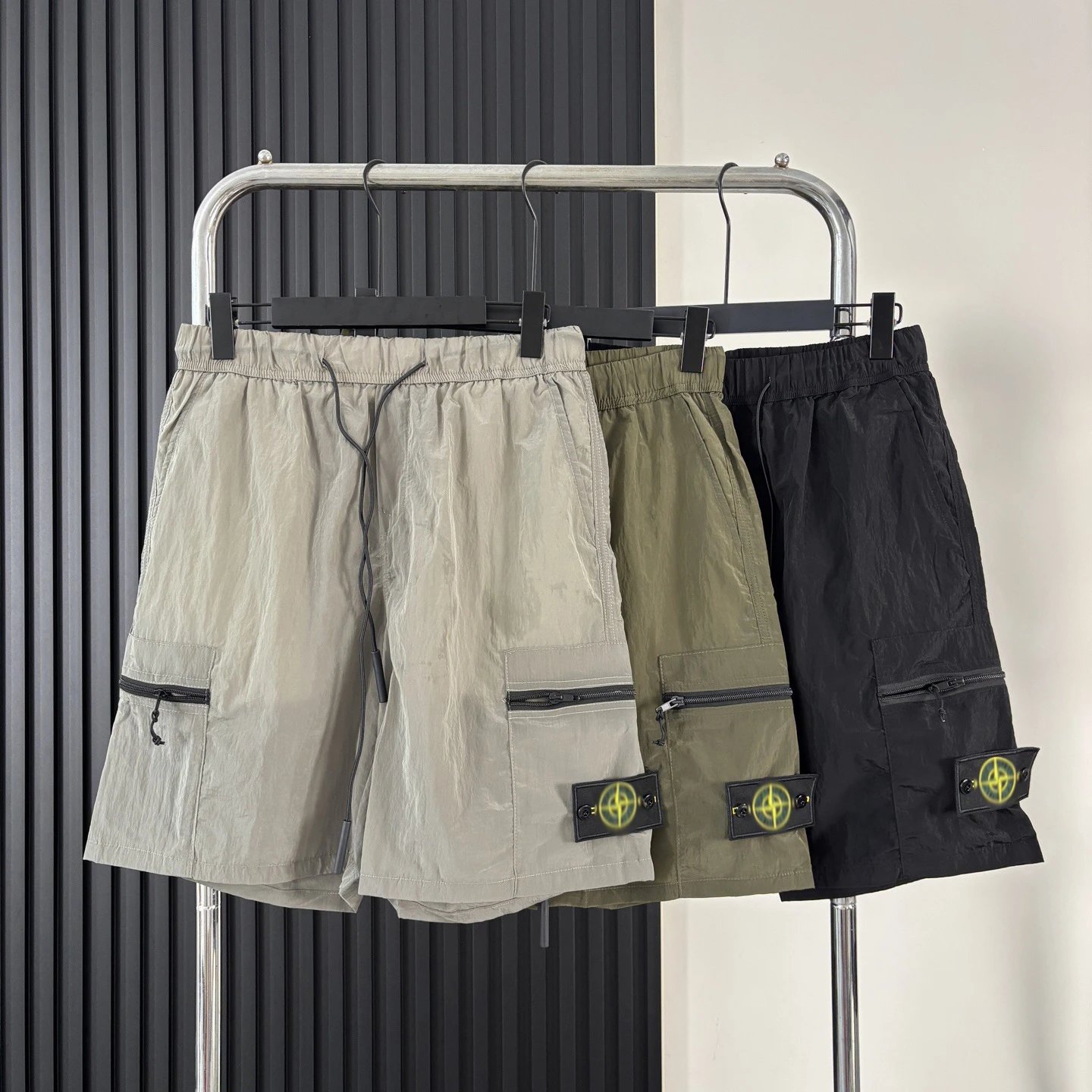 Stone Island Shadow Project Cargo Shorts Olive Green - 2