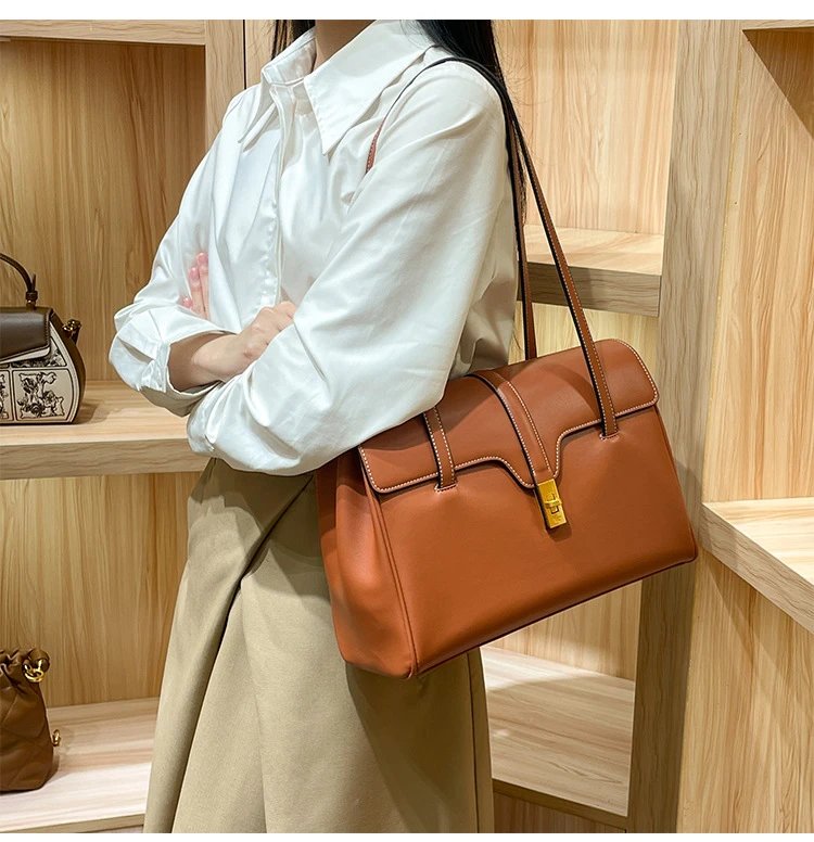 Design I.T Studio.HK Structured Leather Shoulder Bag Cognac Shoulder Bags - 9