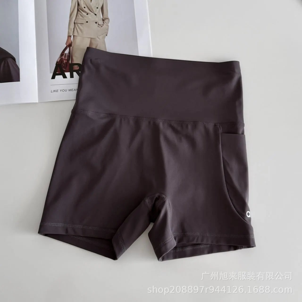 Alo High-Waisted Pocket Shorts Navy - 6