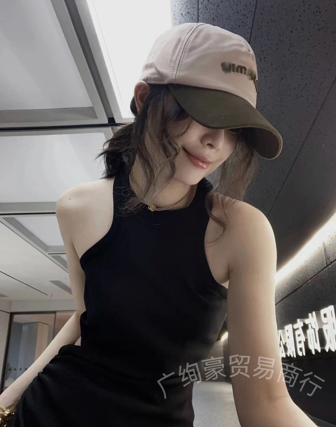 Design Two-Tone Embroidered Baseball Cap White and Navy - 4