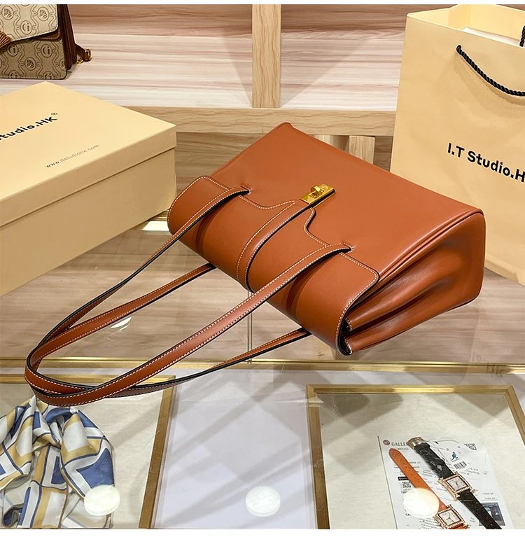 Design I.T Studio.HK Structured Leather Shoulder Bag Cognac Shoulder Bags - 16
