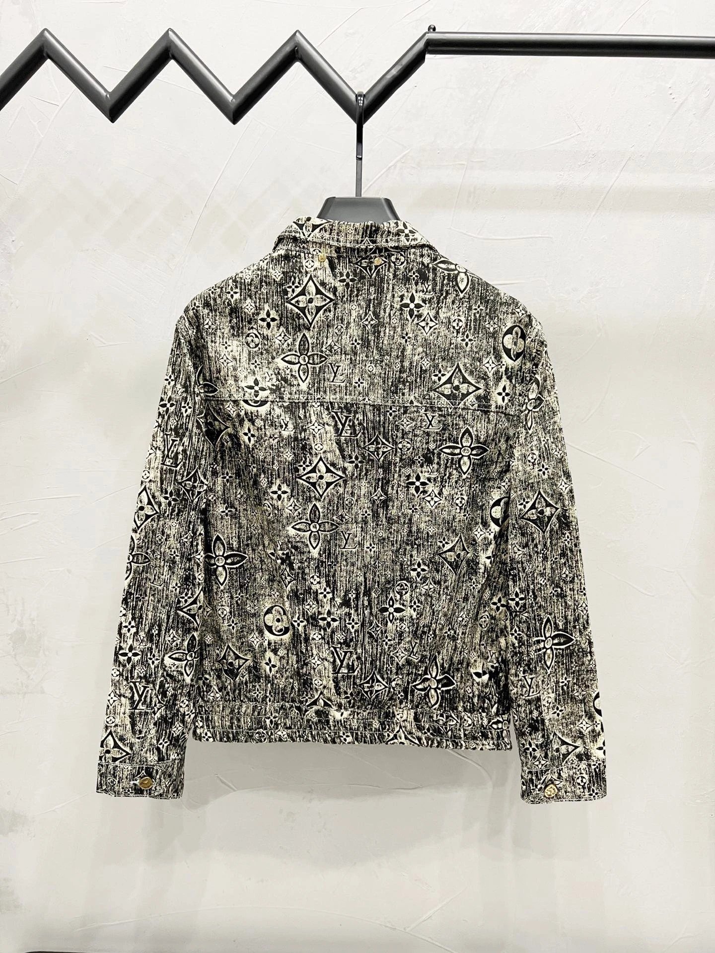 Design Light Wash Denim Jacket with Pearl Buttons and Embroidered Pocket - 10