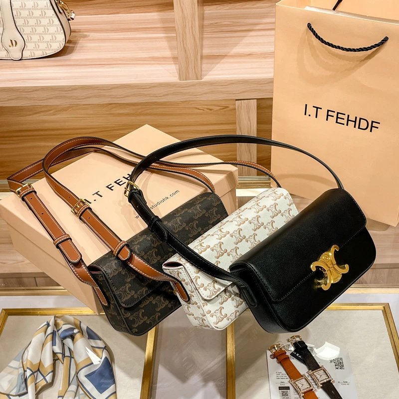 I.T FEHDF Monogram B