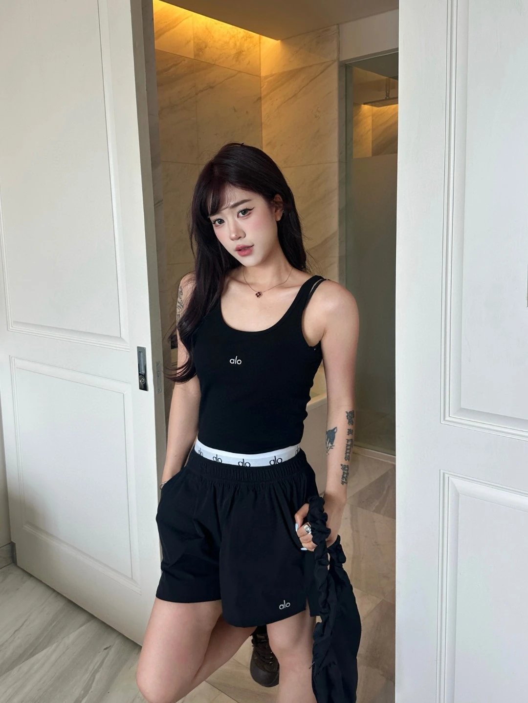 Alo Yoga Ribbed Tank Top Black Vest-Top - 11
