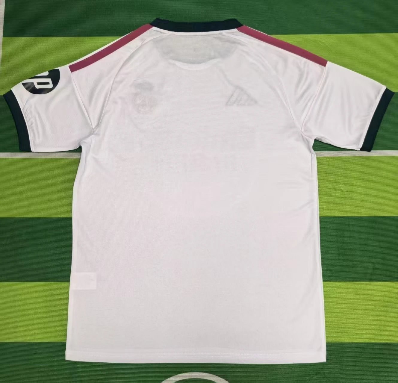 Design Tribal Print White Football Jersey - 9