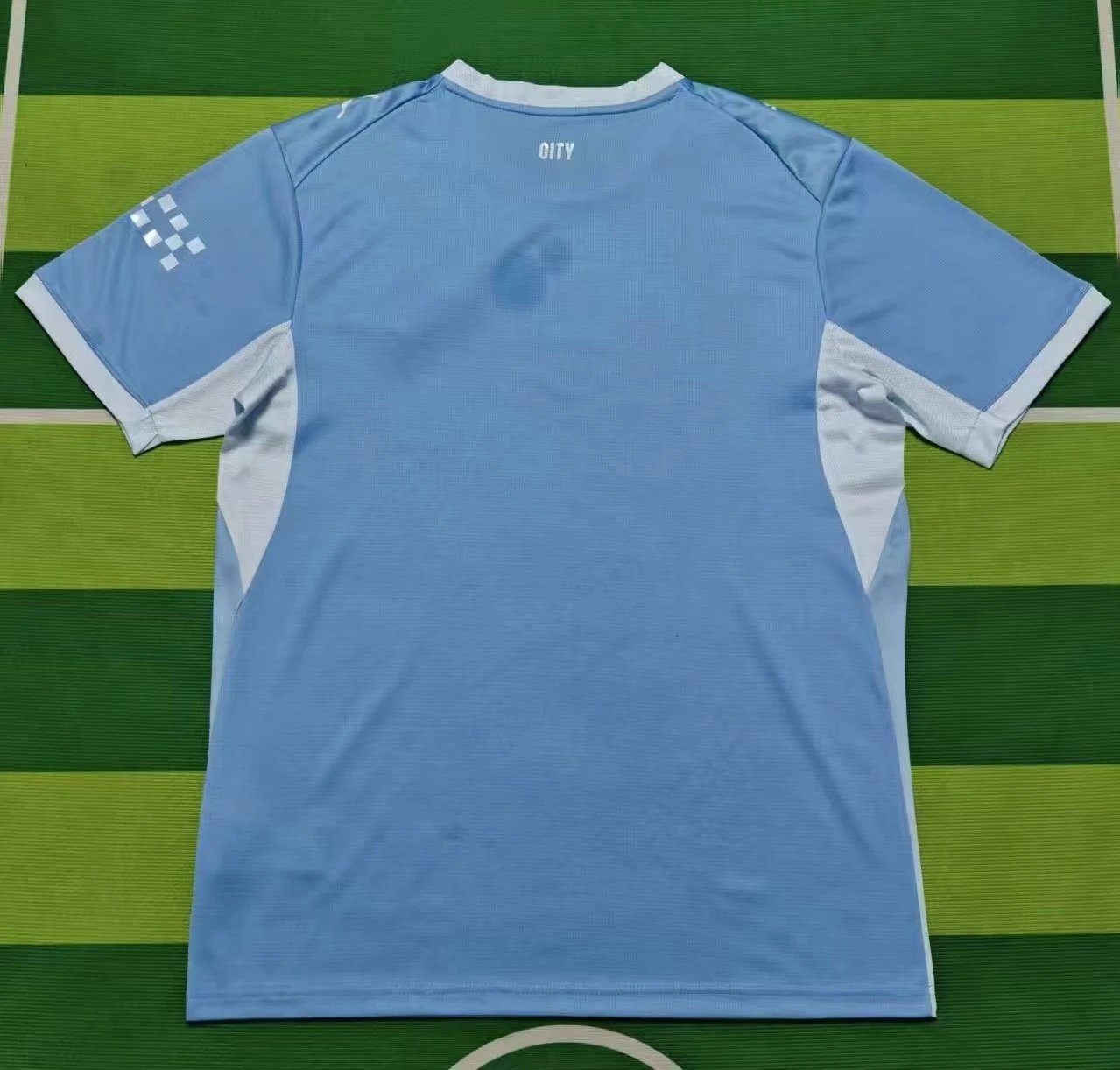 Design Tribal Print White Football Jersey - 11