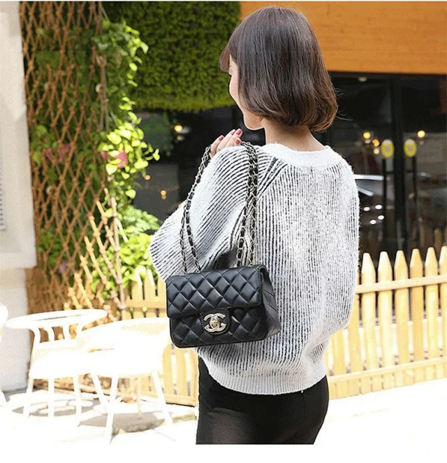 Chanel Shoulder Bags Quilted flap chain bag with interlocking CC turn-lock product detail image 21