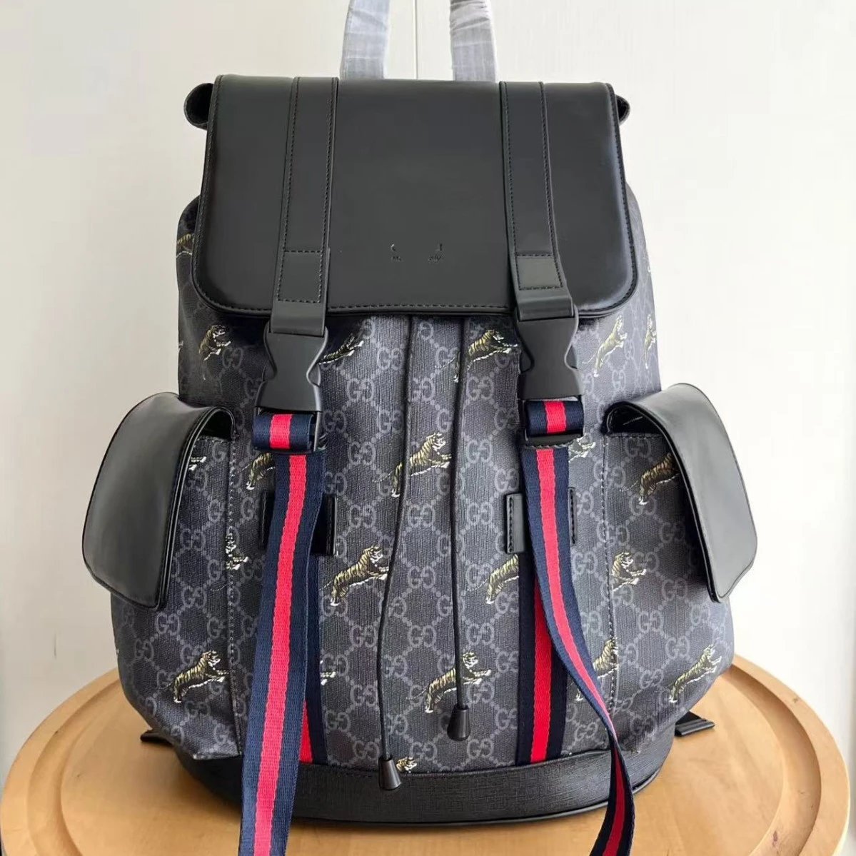 Gucci Tiger Print Bl