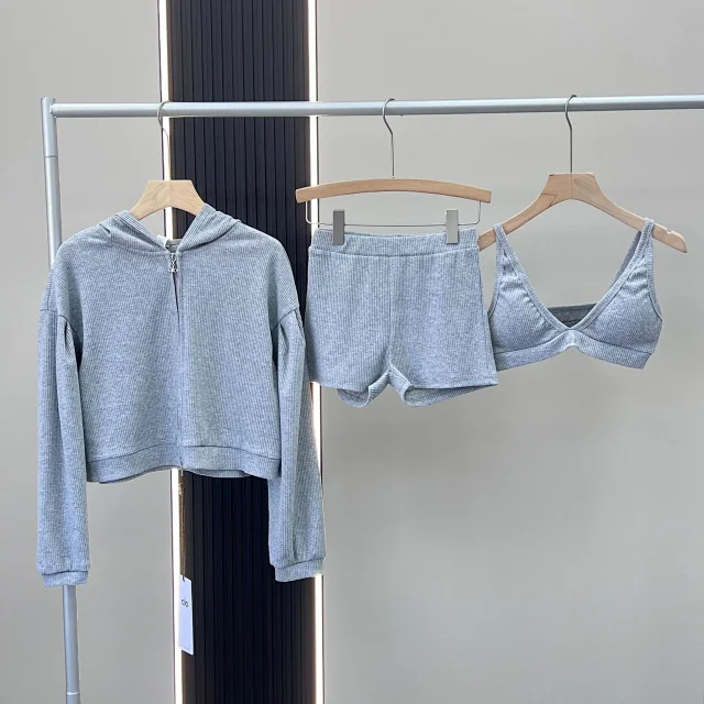 Alo Matching Sets Ribbed zip-up hoodie, sports bra and trousers three-piece set product detail image 7