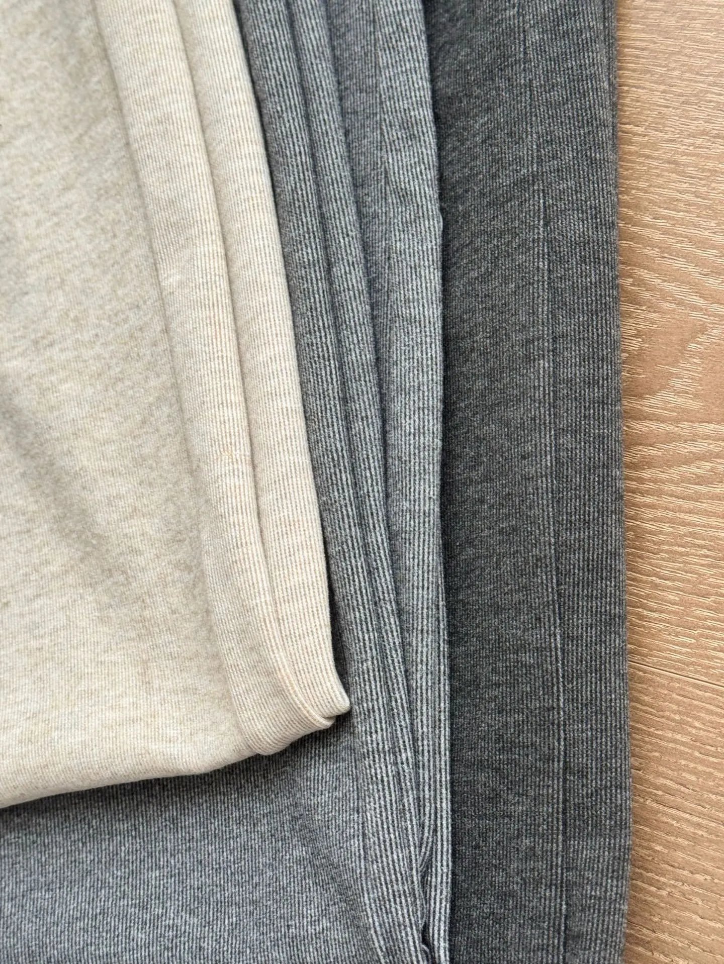 Alo Wide-Leg Sweatpants Gray - 11