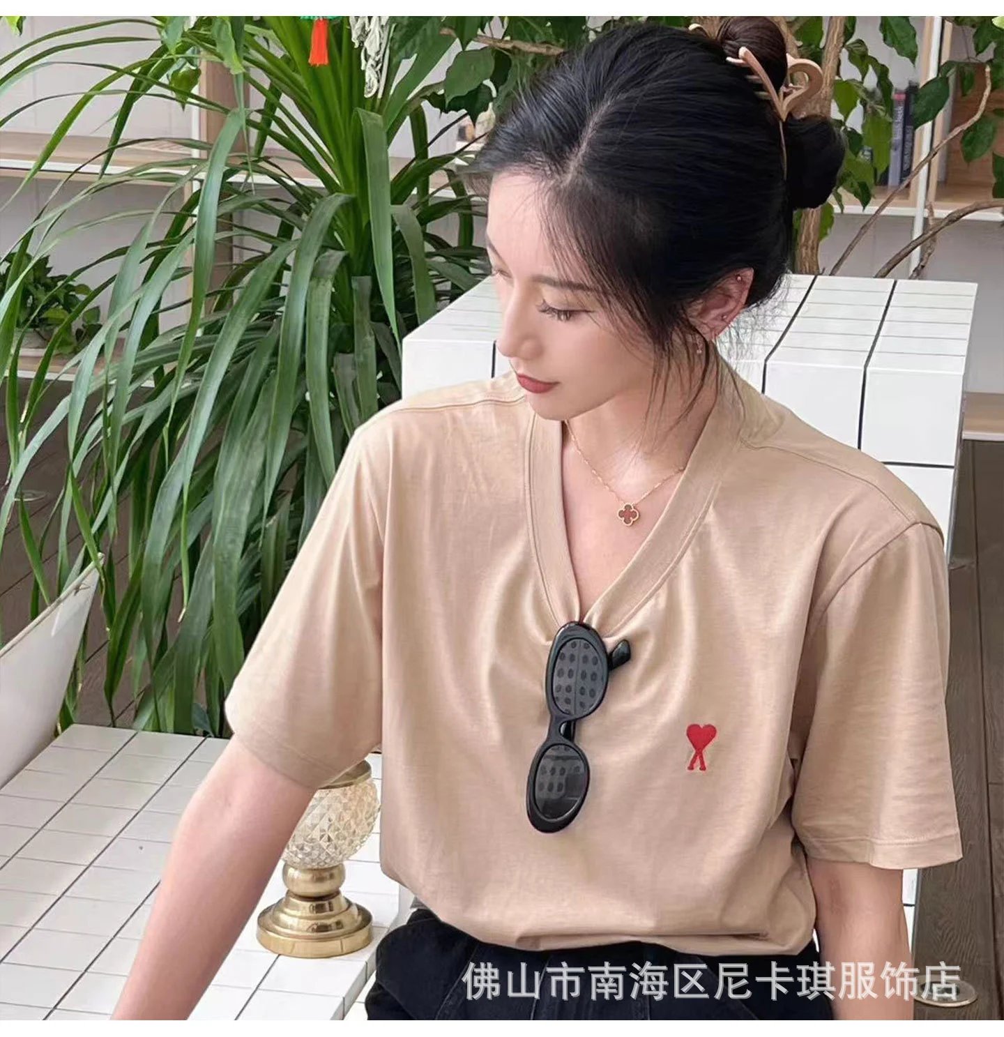 Ami Paris Heart Logo Black T-Shirt - 16