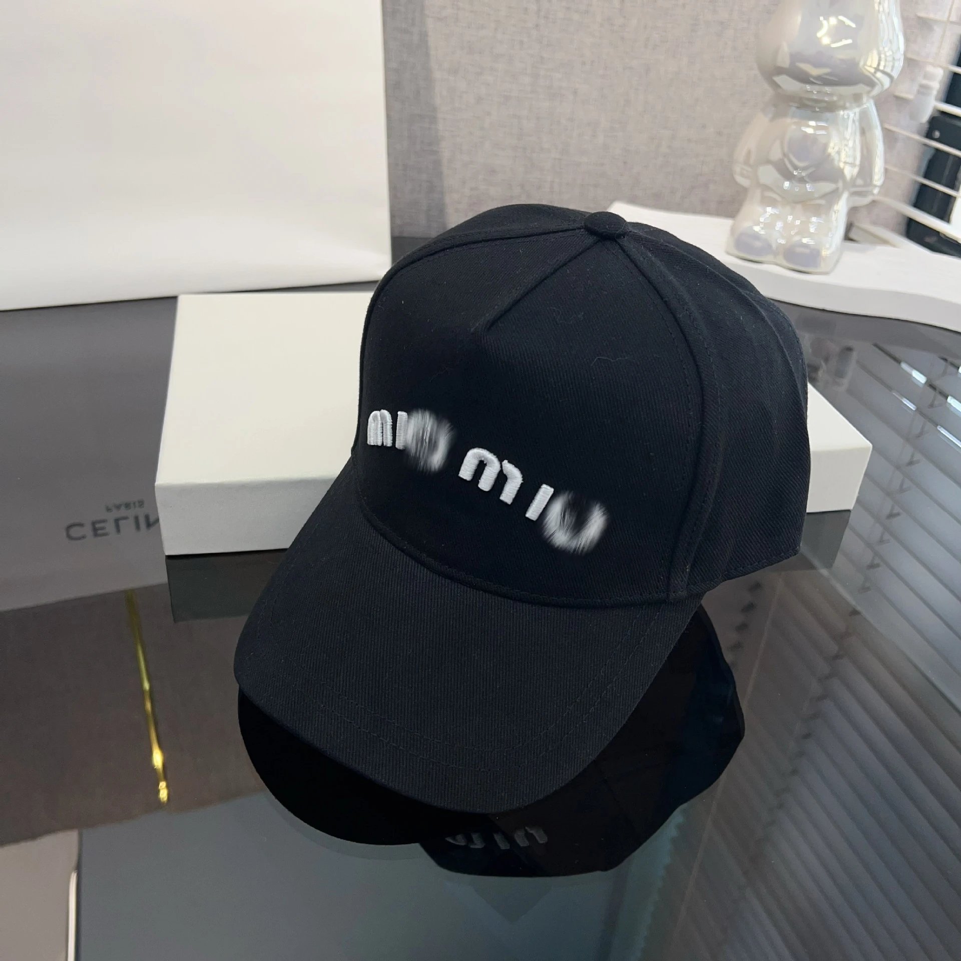 Miu Miu Logo Embroidered Black Baseball Cap - 3