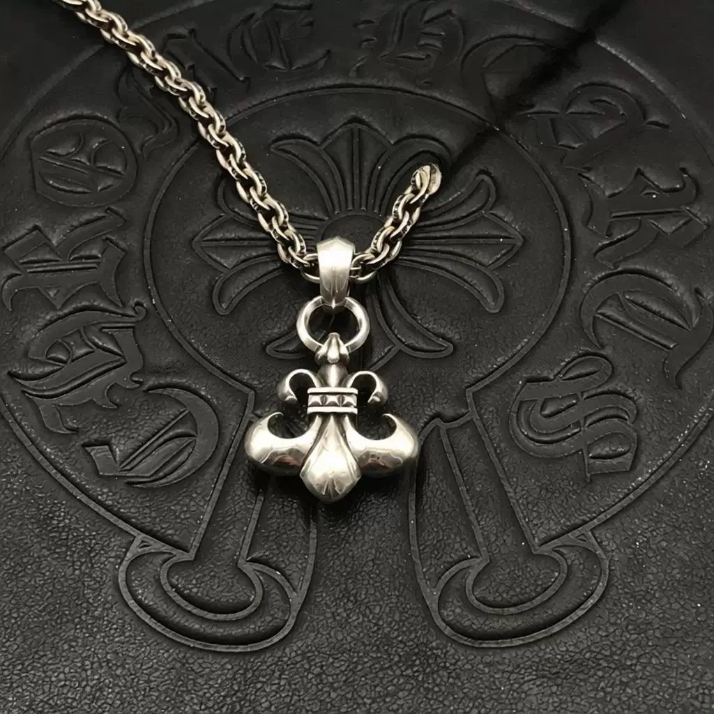 Anchor Small Ring Letter Chain