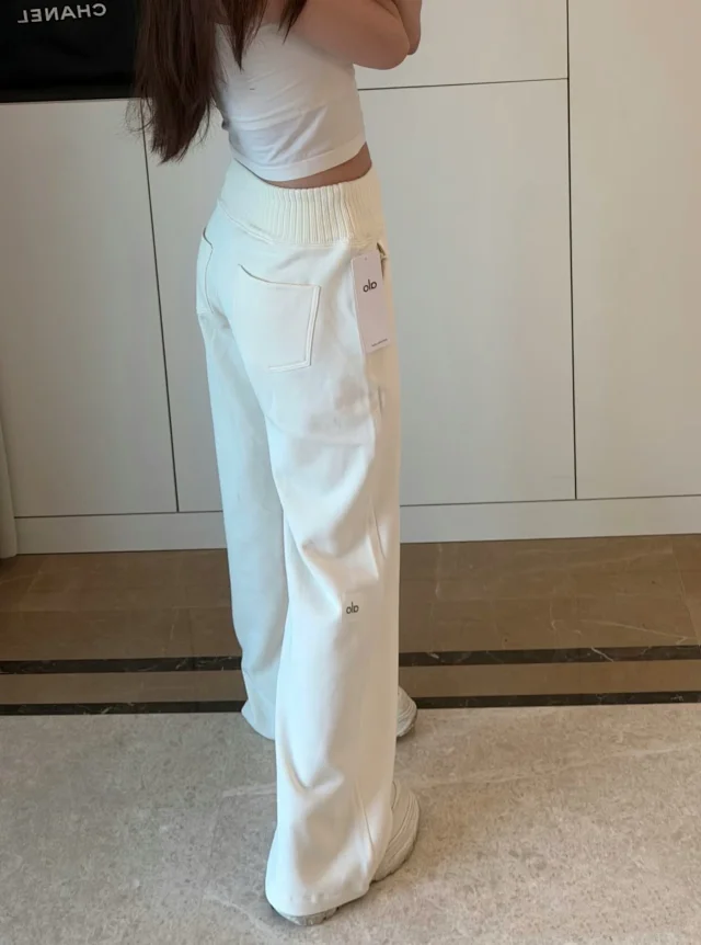 alo Trousers Wide-Leg Ribbed-Waist product detail image 4