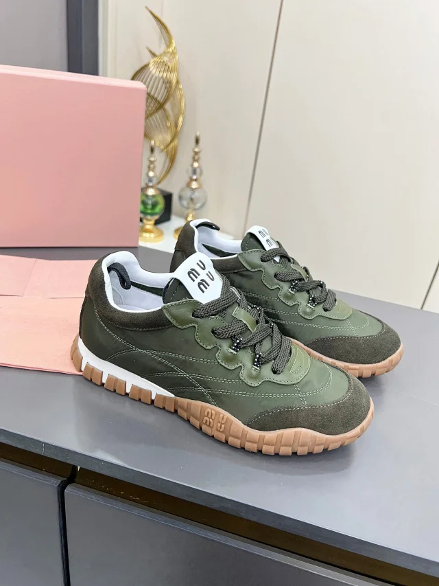Miu Sneakers Low-Top Lace-Up Gum-Sole product detail image 8