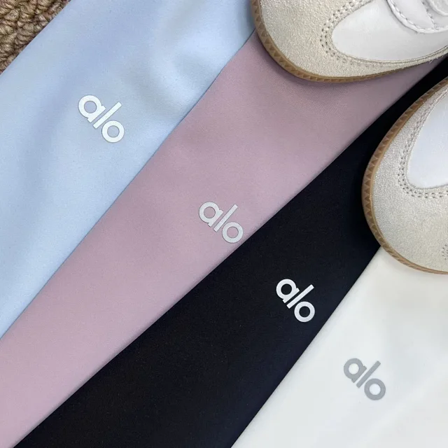Alo Trousers High-Waisted Ankle-Length Leggings product detail image 6
