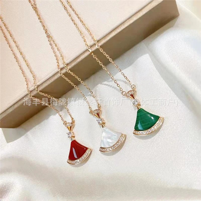 Design Fan-Shaped Malachite Pendant Necklace Gold-Tone Jewelry - 7
