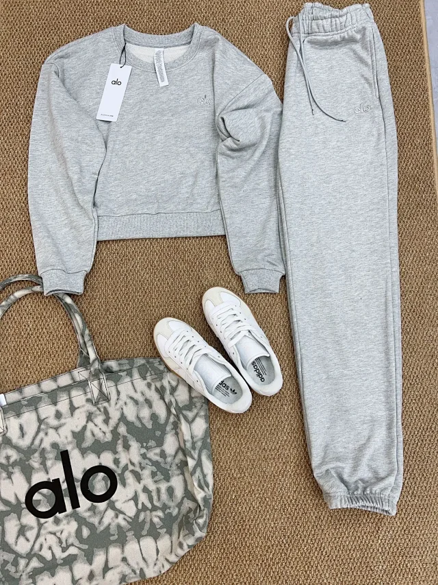 Alo Matching Sets Crewneck sweatshirt and drawstring jogger set product detail image 20