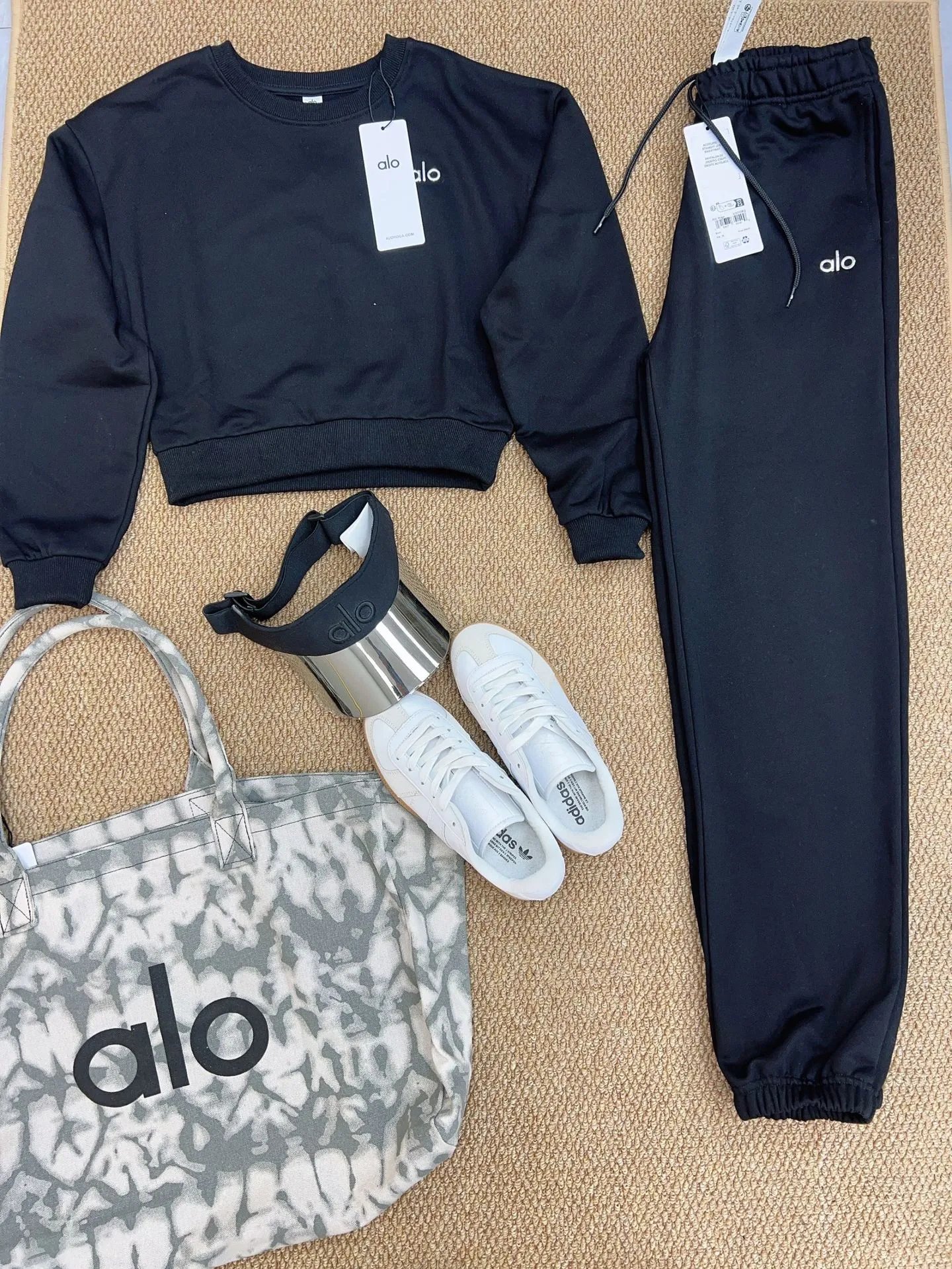 Alo Yoga Cropped Sweatshirt and Joggers Set Sky Blue Activewear Set - 22