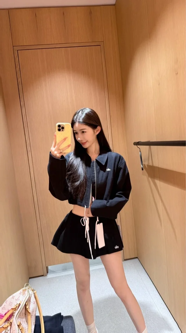 Alo Matching Sets Cropped zip-up jacket and drawstring mini skirt set product detail image 12
