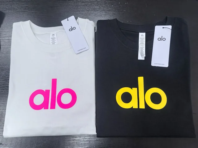 Alo T-Shirts Oversized short-sleeve logo T-shirt product detail image 5