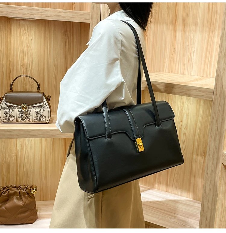Design I.T Studio.HK Structured Leather Shoulder Bag Cognac Shoulder Bags - 12
