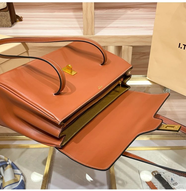 Design I.T Studio.HK Structured Leather Shoulder Bag Cognac Shoulder Bags - 21