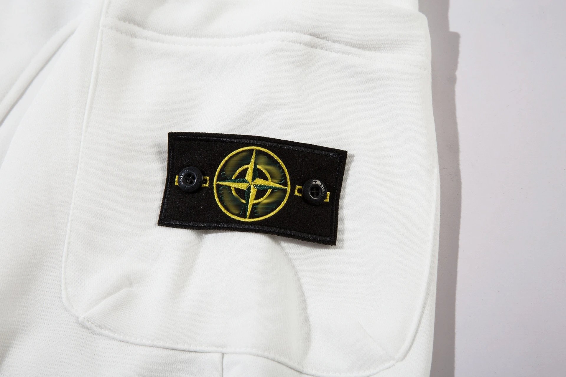 Stone Island Cargo Shorts Beige - 25