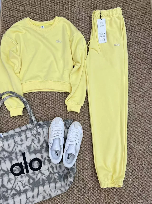 Alo Matching Sets Crewneck sweatshirt and drawstring jogger set product detail image 12