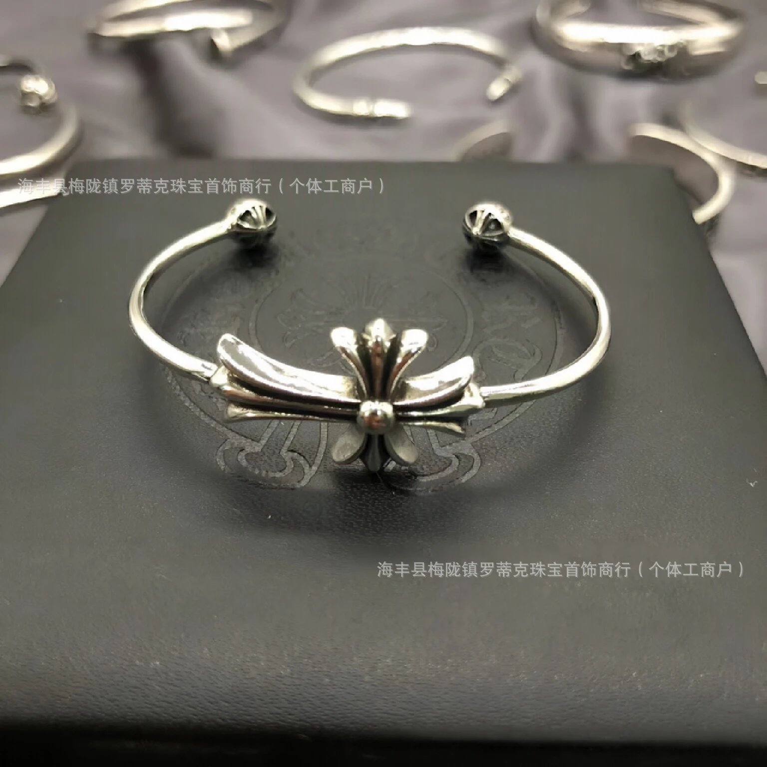 Design Handcrafted Floral Silver Cuff Bracelet Jewelry - 11