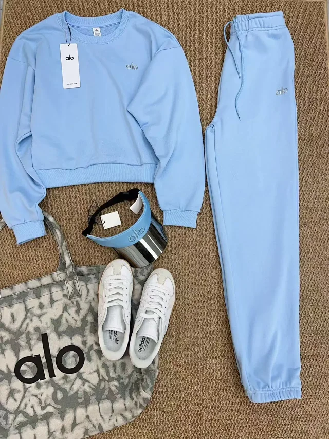 Alo Matching Sets Crewneck sweatshirt and drawstring jogger set product detail image 15