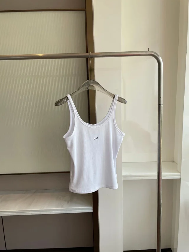 Alo Vests Ribbed Scoop-Neck Tank Top product detail image 3