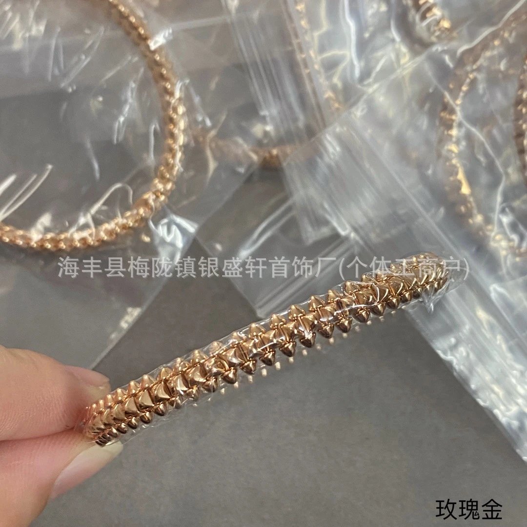 Design Textured Gold Bangle and Hoop Earrings Set Jewelry - 3