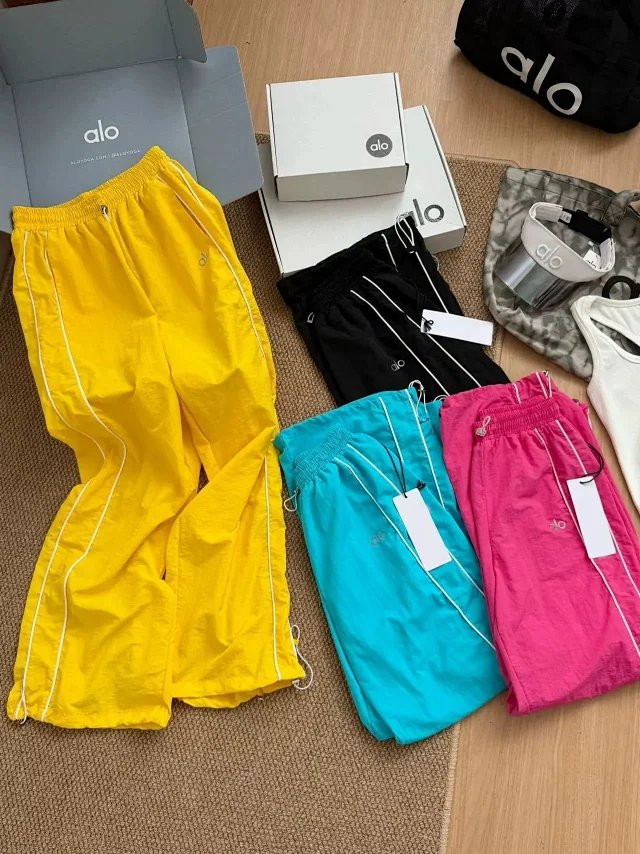 Alo Trousers Loose-fit drawstring with contrast piping product detail image 2