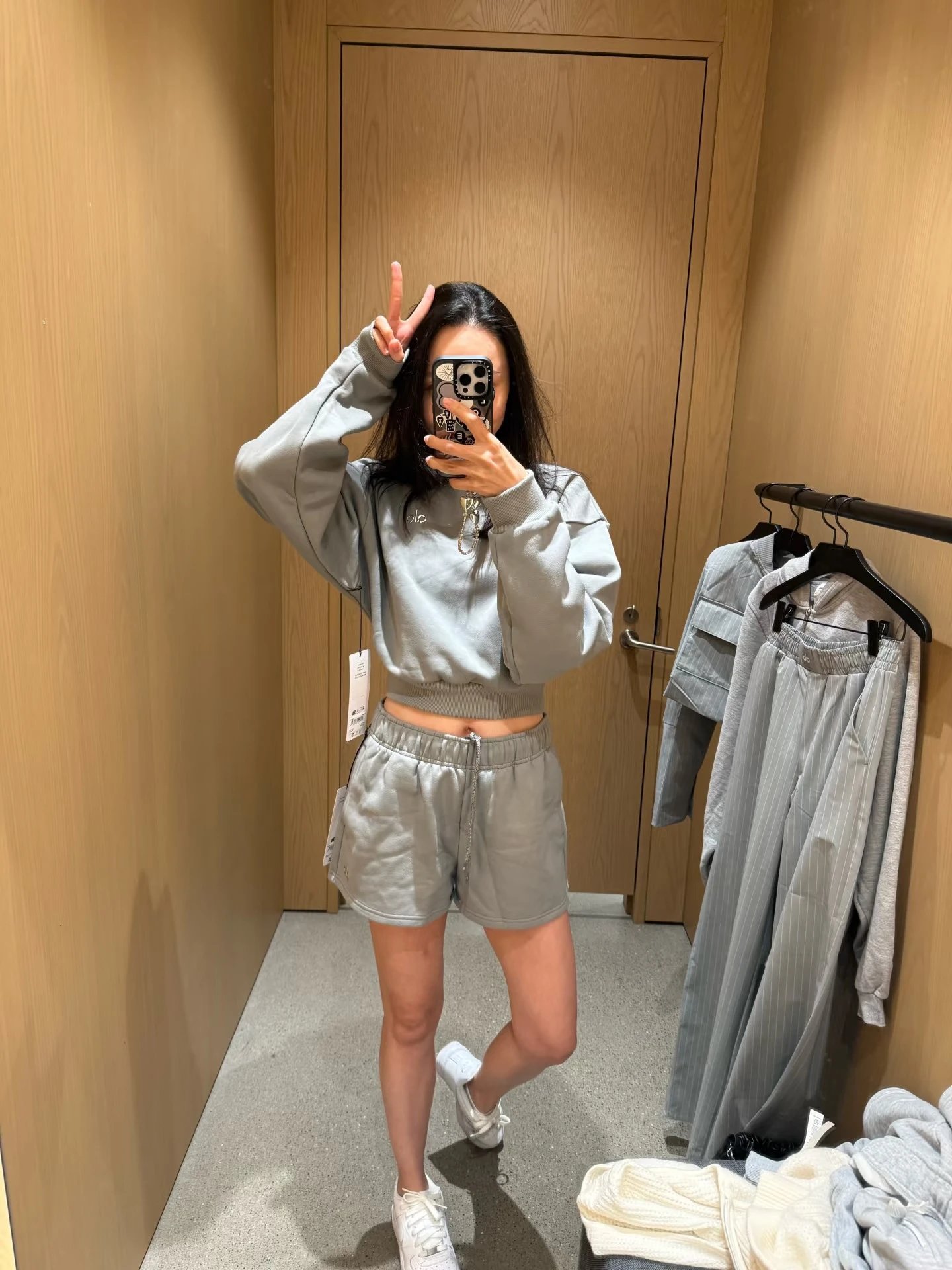 Alo Cropped Sweatshirt and Shorts Set Black Activewear - 12