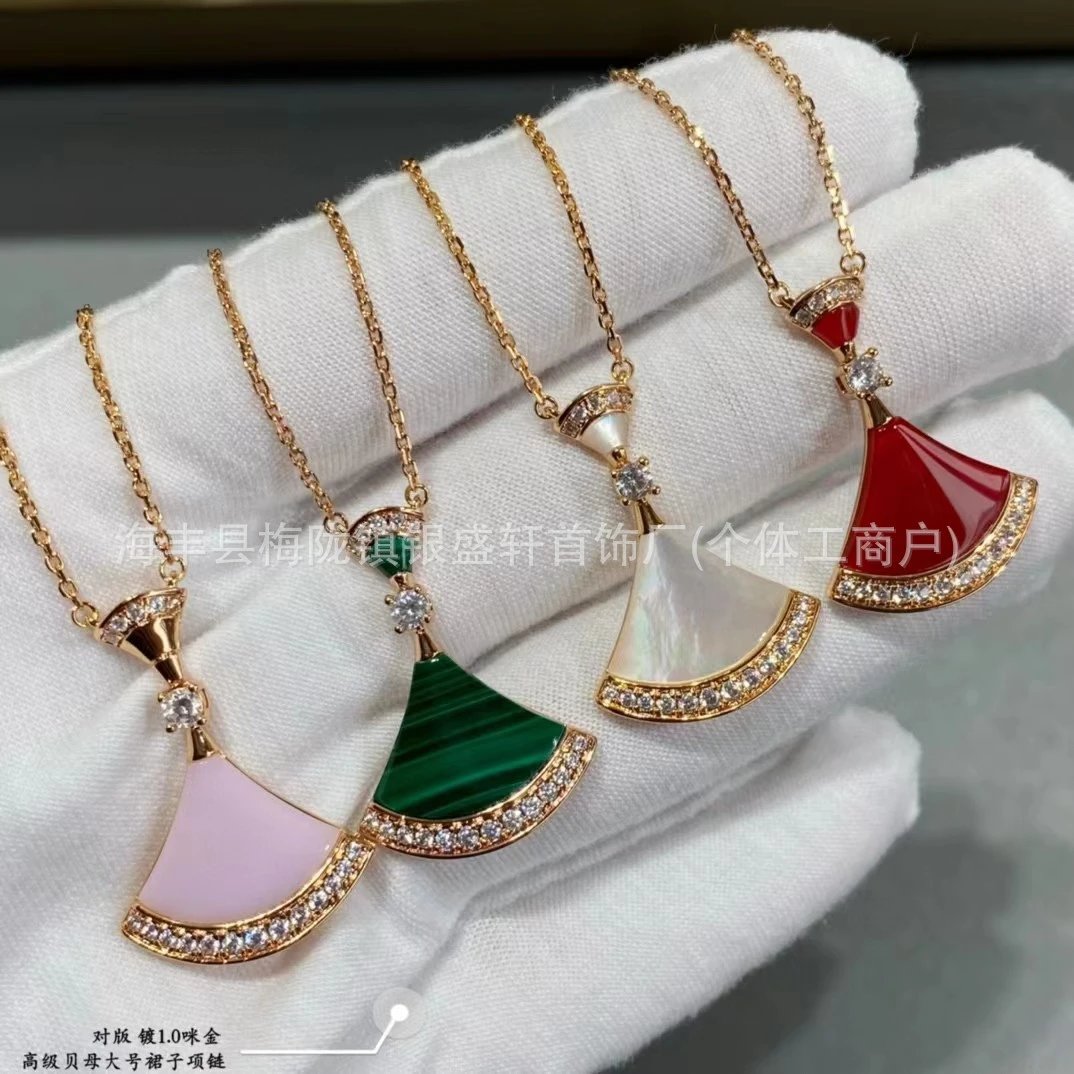 Design Fan-Shaped Malachite Pendant Necklace Gold-Tone Jewelry - 5